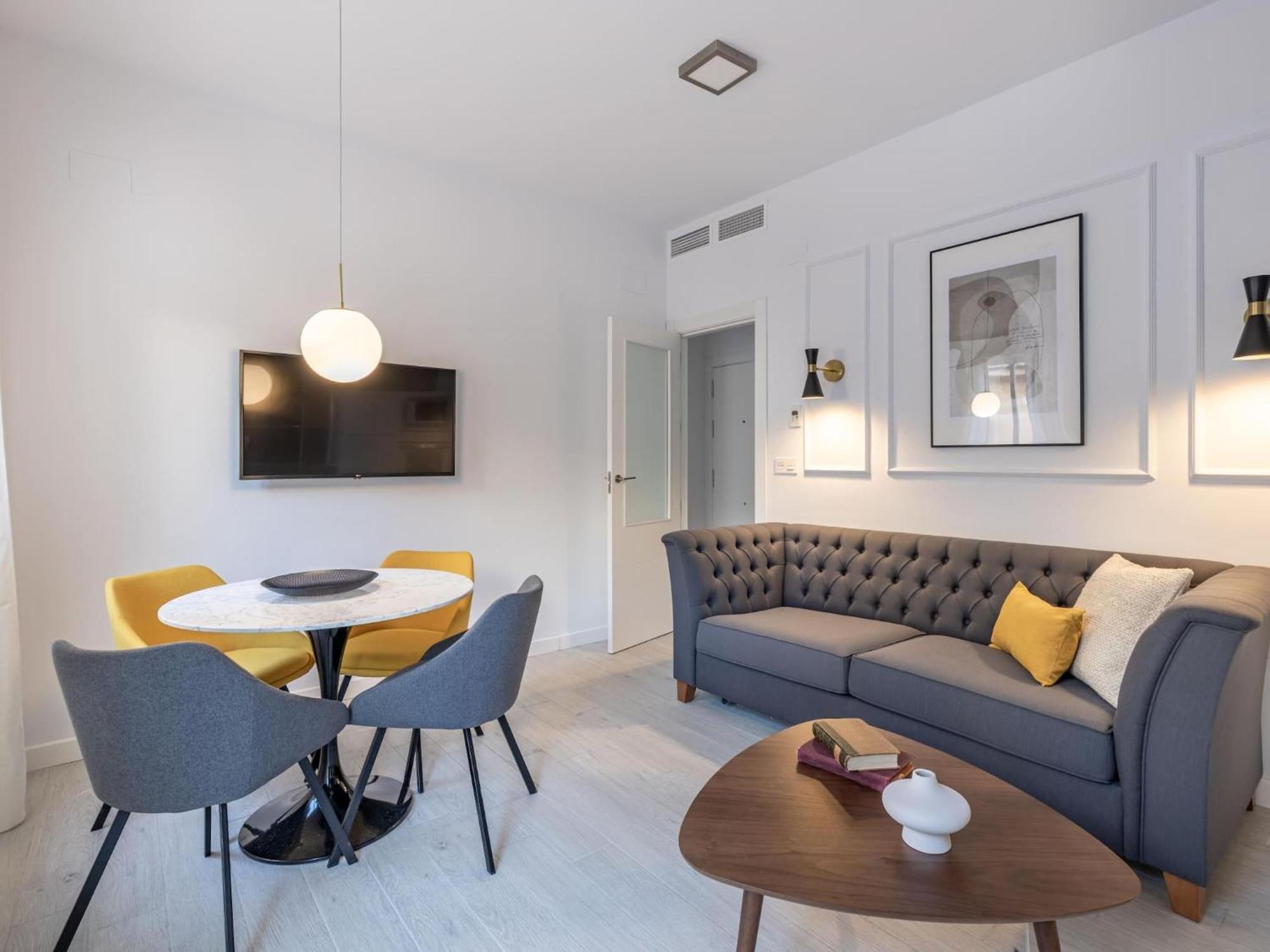Central Stylish And Elegant 1 & 2 Bedroom Apartments III Granada Exterior photo