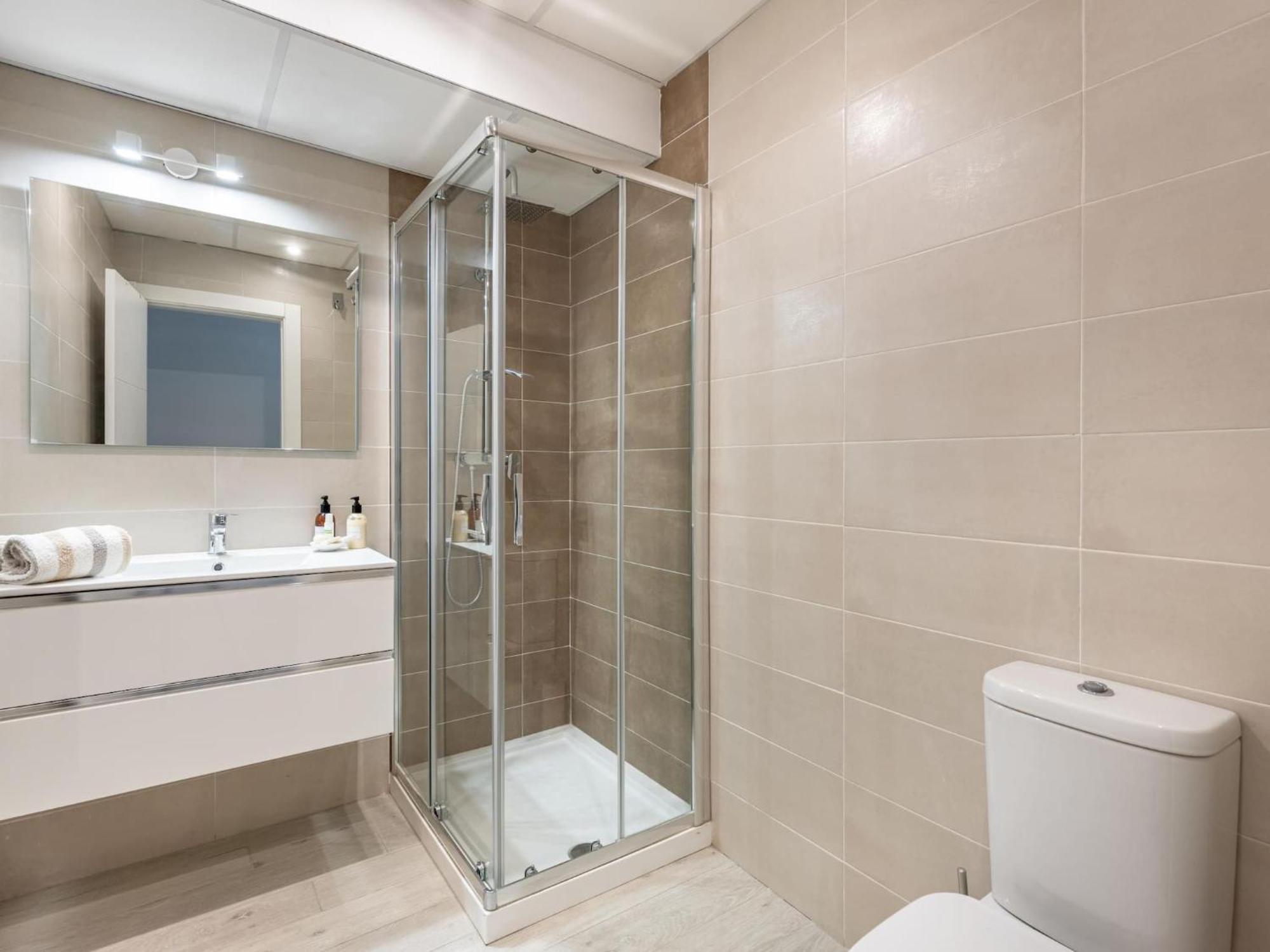 Central Stylish And Elegant 1 & 2 Bedroom Apartments III Granada Exterior photo