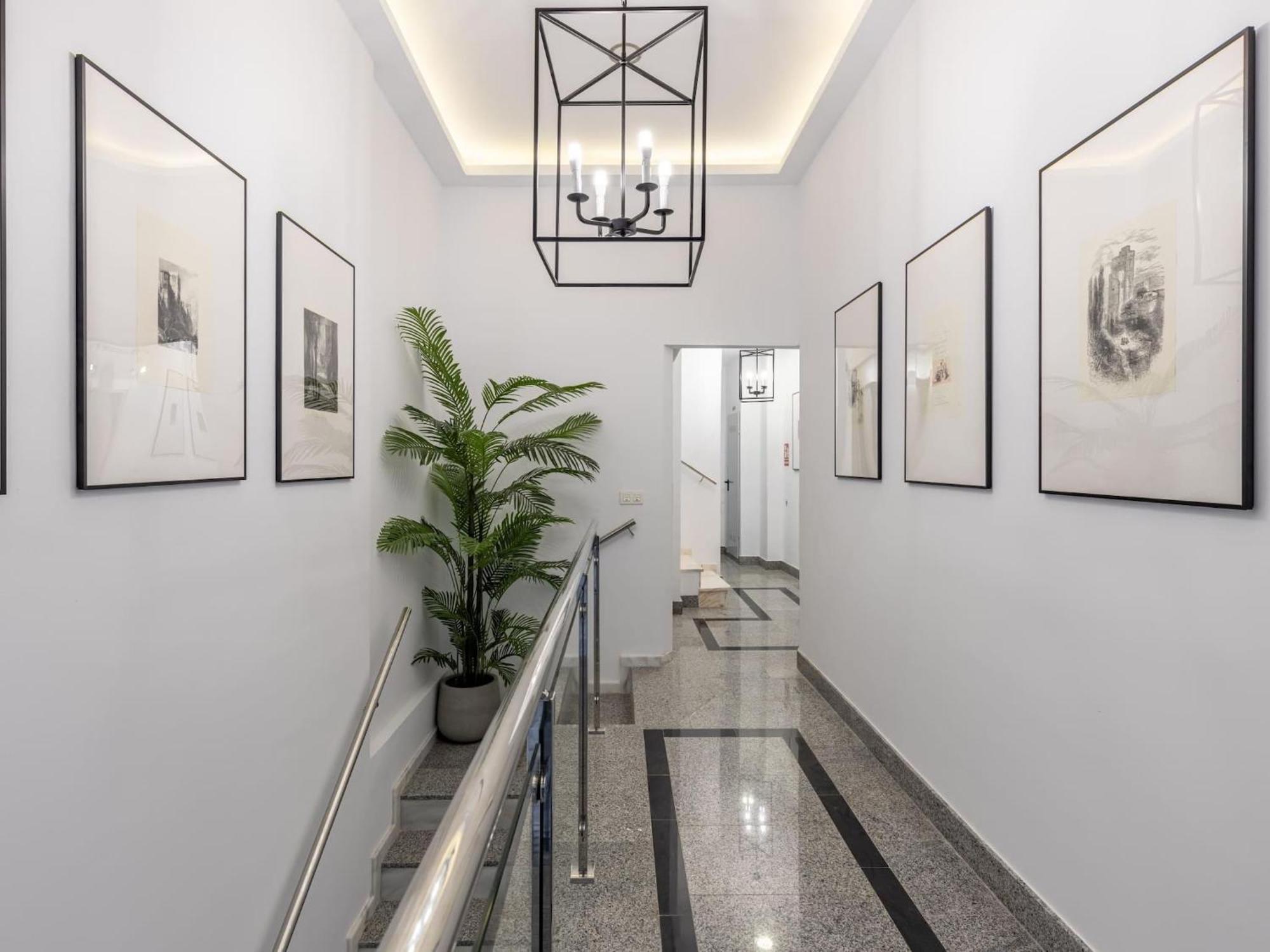 Central Stylish And Elegant 1 & 2 Bedroom Apartments III Granada Exterior photo